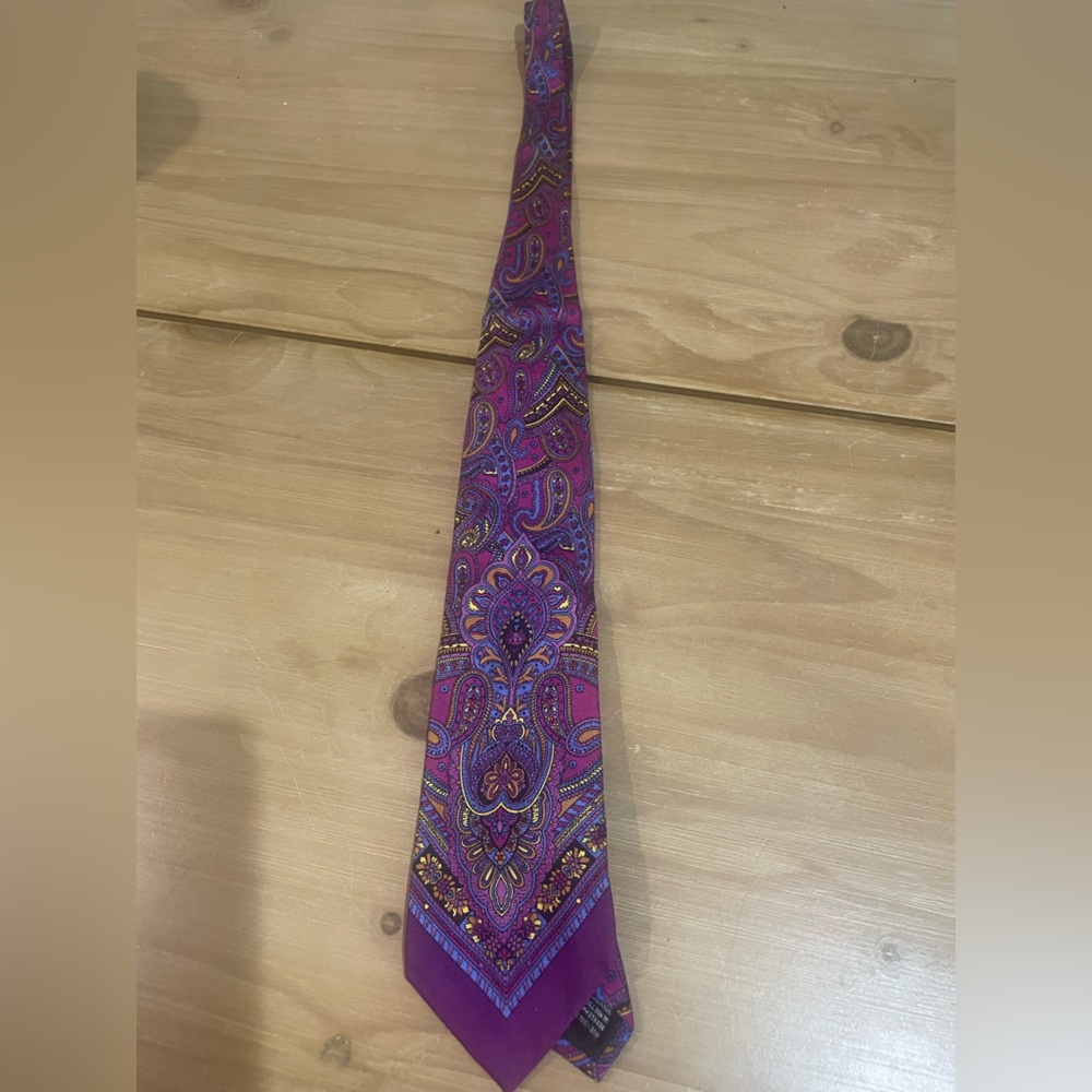 NWOT Versus Versace paisley tie